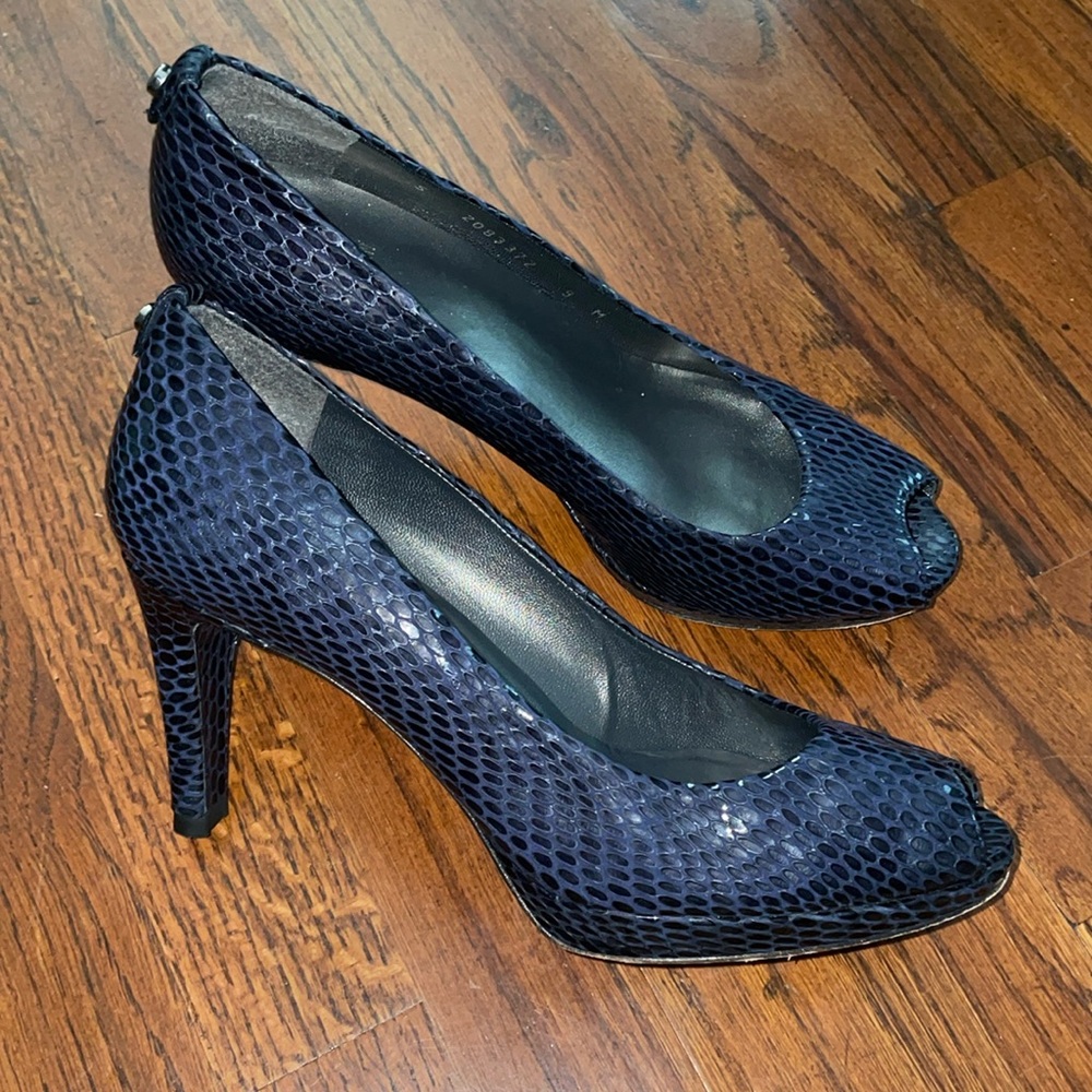 Stuart Weitzman Navy Snake Print Pumps